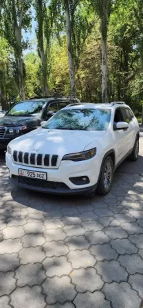 Jeep Cherokee, 2019 г., 150 000 км Продаю Jeep Cherokee белого цвета, 2019 года. Бишкек