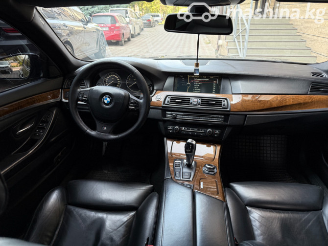 BMW 5 серии VI (F10/F11/F07) 550i xDrive 4.4, 2011 Бишкек - изображение 10