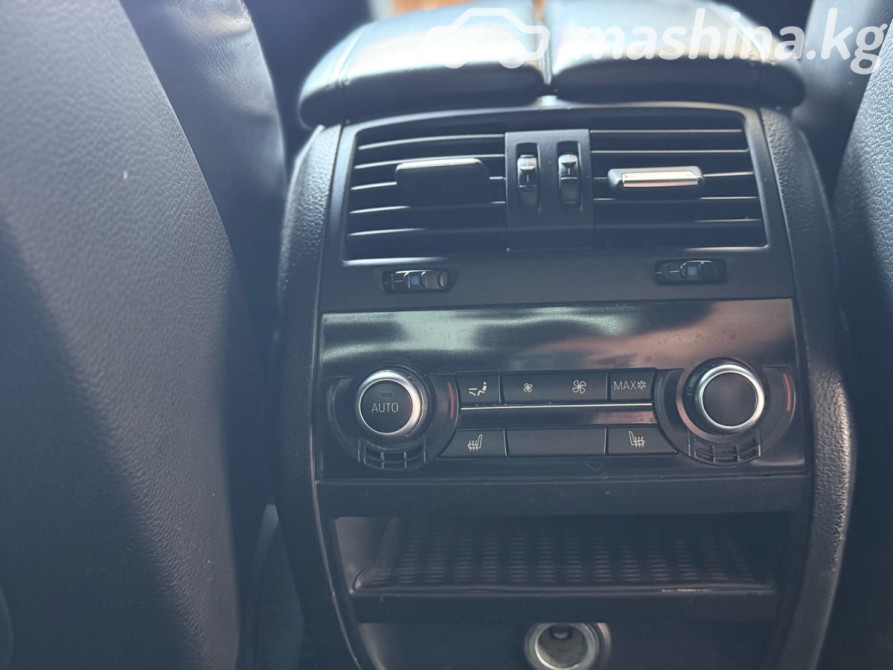 BMW 5 серии VI (F10/F11/F07) 550i xDrive 4.4, 2011 Бишкек - сүрөт 9