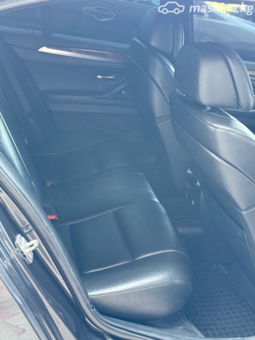 BMW 5 серии VI (F10/F11/F07) 550i xDrive 4.4, 2011 Бишкек - сүрөт 8