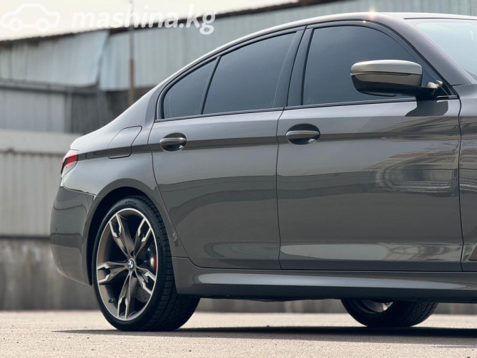 BMW 5 серии VII (G30/G31) Рестайлинг M550i xDrive 4.4, 2022 Бишкек - сүрөт 4