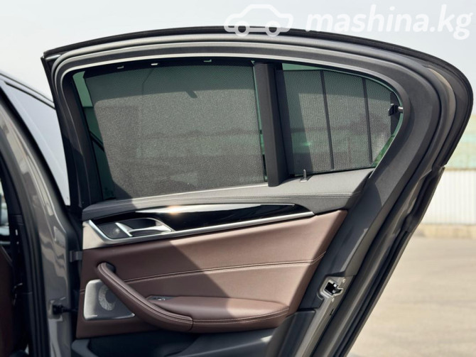 BMW 5 серии VII (G30/G31) Рестайлинг M550i xDrive 4.4, 2022 Бишкек - сүрөт 9