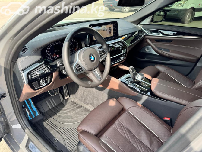 BMW 5 серии VII (G30/G31) Рестайлинг M550i xDrive 4.4, 2022 Бишкек - сүрөт 7