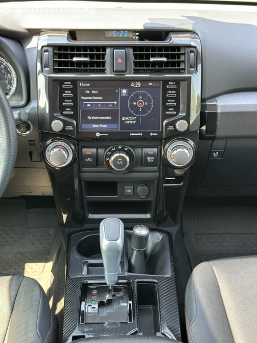 Toyota 4Runner V Рестайлинг 4.0, 2021 Бишкек - изображение 10