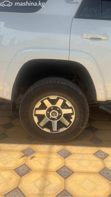 Toyota 4Runner V Рестайлинг 4.0, 2020 Бишкек - изображение 2