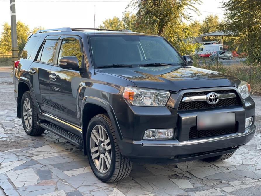 Toyota 4Runner V 4.0, 2011 Бишкек - сүрөт 1