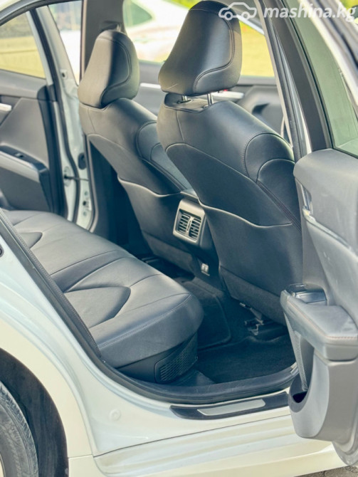 Toyota Camry VIII (XV70) Japan Market 2.5, 2019 Бишкек - изображение 11