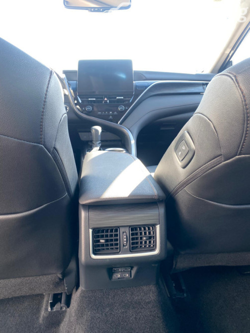 Toyota Camry VIII (XV70) Рестайлинг 2.5, 2023 Бишкек - сүрөт 11