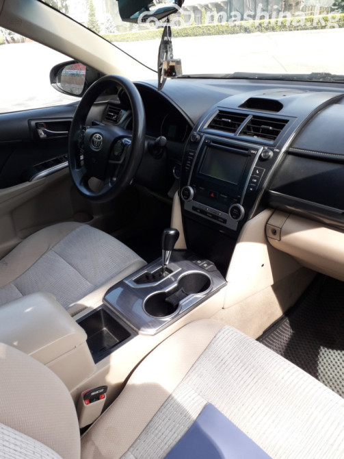 Toyota Camry VII (XV50) 2.5, 2013 Бишкек - изображение 3