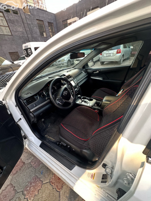 Toyota Camry VII (XV50) 2.5, 2013 Бишкек - изображение 3