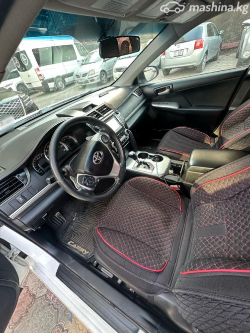 Toyota Camry VII (XV50) 2.5, 2013 Бишкек - изображение 2