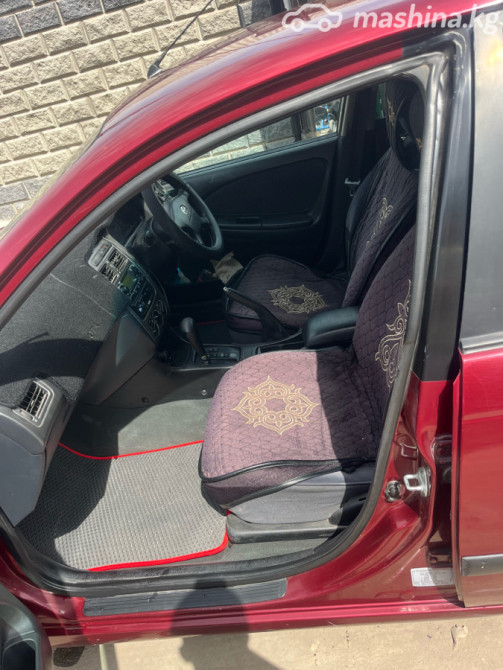Toyota Avensis I Рестайлинг 1.8, 2001 Бишкек - изображение 5