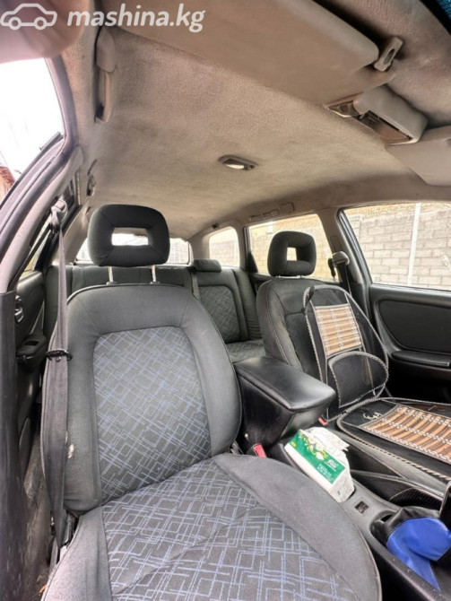 Toyota Avensis I Рестайлинг 2.0, 2002 Бишкек - изображение 7