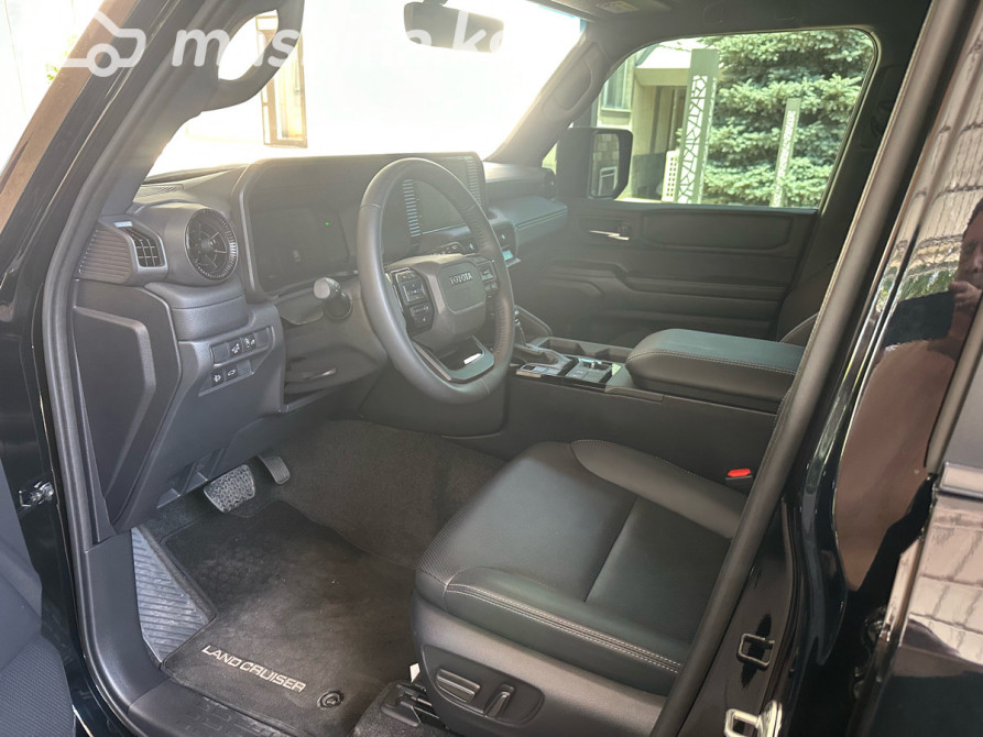 Toyota Land Cruiser Prado 250 Series 2.8, 2024 Бишкек - изображение 2