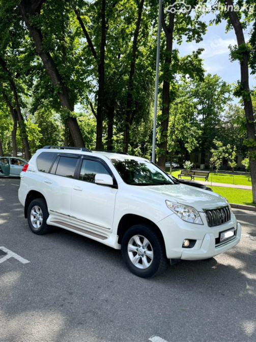 Toyota Land Cruiser Prado 150 Series 2.7, 2011 Бишкек - изображение 2