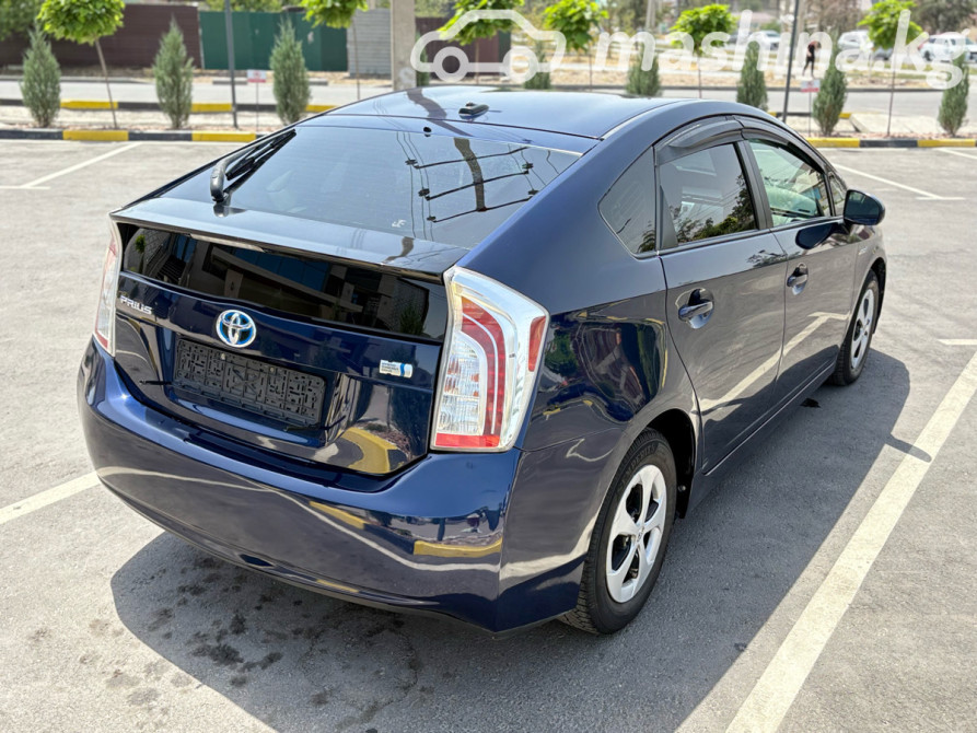Toyota Prius III Рестайлинг (XW30) 1.8, 2015 Bishkek - photo 5