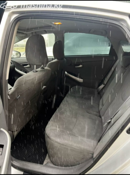 Toyota Prius III (XW30) Plug-in Hybrid 1.8, 2009 Бишкек - изображение 5