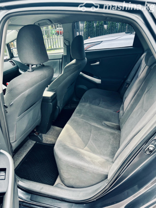 Toyota Prius III (XW30) Plug-in Hybrid 1.8, 2010 Бишкек - изображение 6