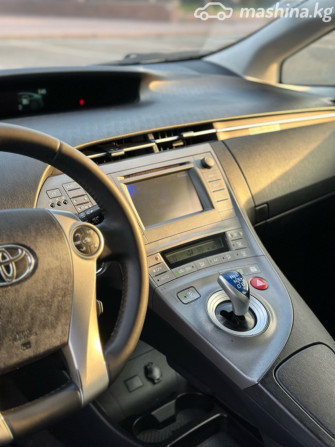 Toyota Prius III Рестайлинг (XW30) Plug-in Hybrid 1.8, 2015 Bishkek - photo 8