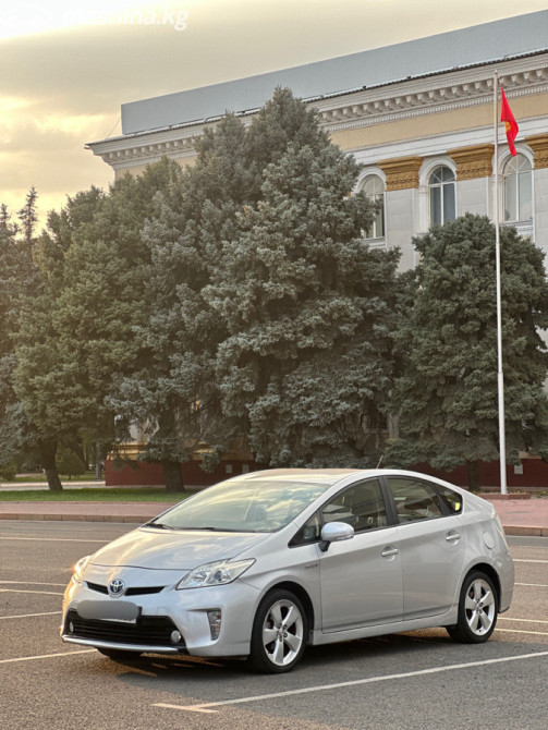 Toyota Prius III Рестайлинг (XW30) Plug-in Hybrid 1.8, 2015 Бишкек - сүрөт 3