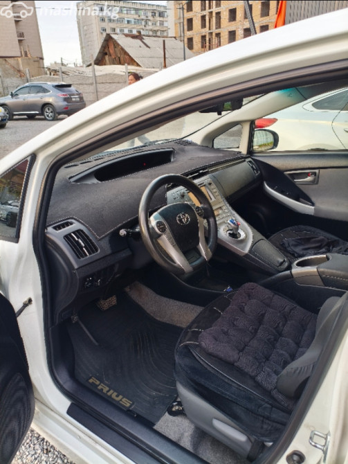Toyota Prius III Рестайлинг (XW30) 1.8, 2015 Bishkek - photo 6