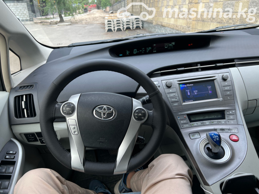 Toyota Prius III Рестайлинг (XW30) 1.8, 2012 Bishkek - photo 3