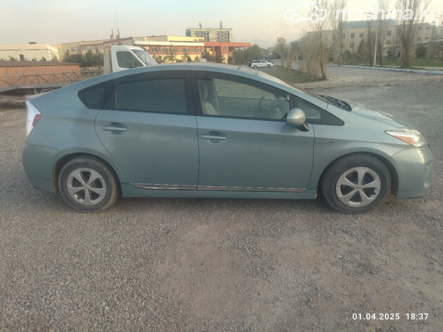 Toyota Prius III Рестайлинг (XW30) Plug-in Hybrid 1.8, 2012 Бишкек - изображение 5