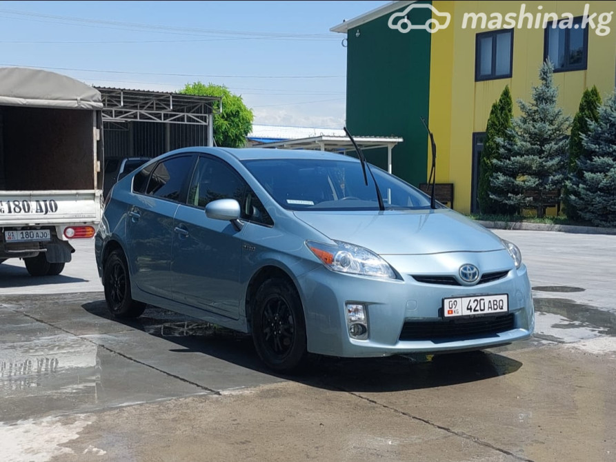 Toyota Prius III Рестайлинг (XW30) Plug-in Hybrid 1.8, 2015 Бишкек - изображение 1