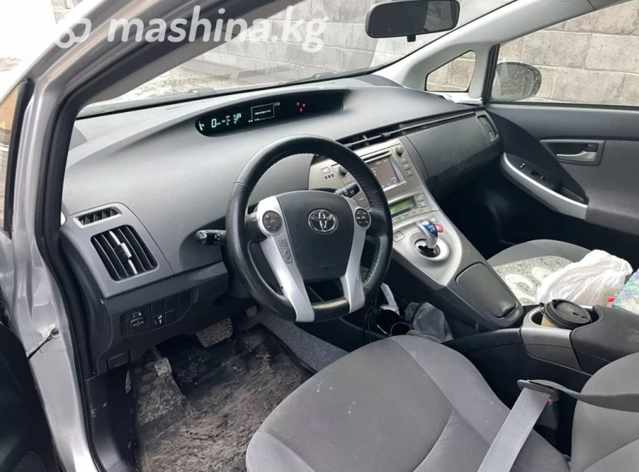 Toyota Prius III Рестайлинг (XW30) 1.8, 2013 Бишкек - изображение 5