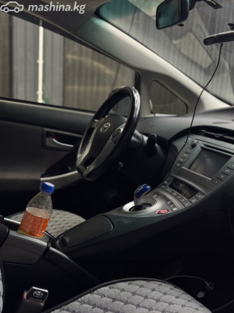 Toyota Prius III Рестайлинг (XW30) Plug-in Hybrid 1.8, 2013 Bishkek - photo 9