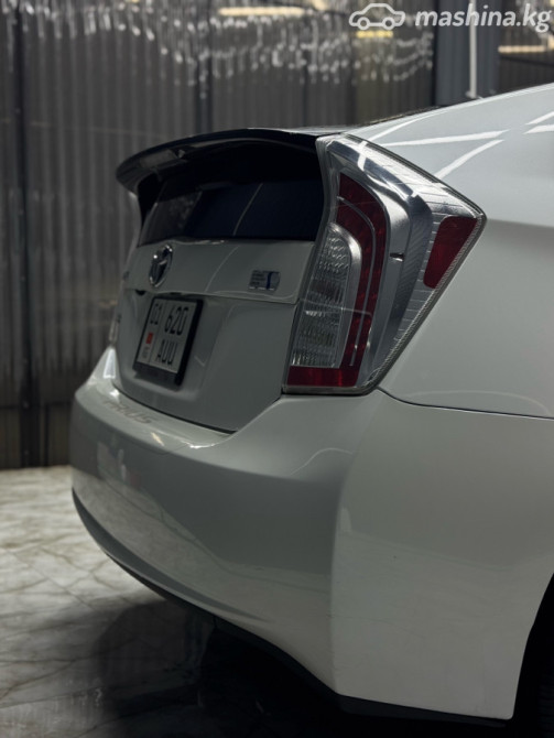 Toyota Prius III Рестайлинг (XW30) Plug-in Hybrid 1.8, 2013 Бишкек - изображение 6