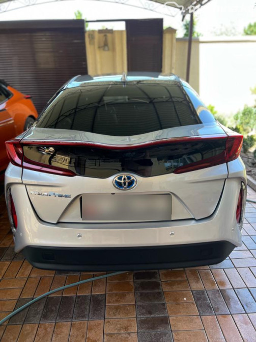 Toyota Prius IV (XW50) 1.8, 2017 Бишкек - сүрөт 4