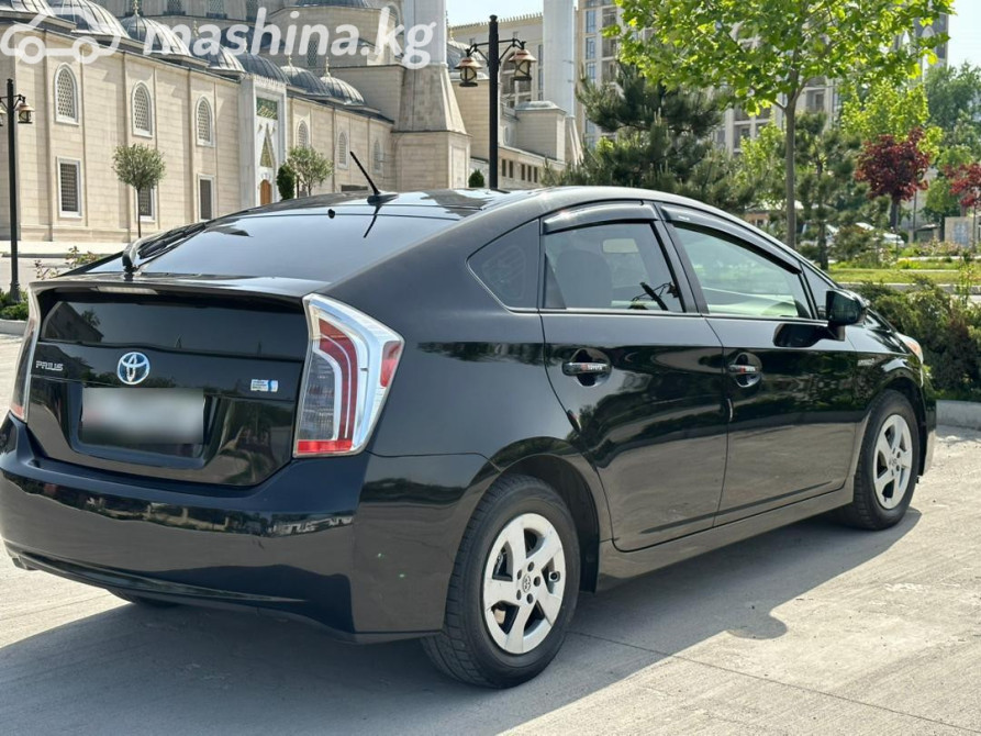 Toyota Prius III Рестайлинг (XW30) Plug-in Hybrid 1.8, 2013 Бишкек - изображение 4