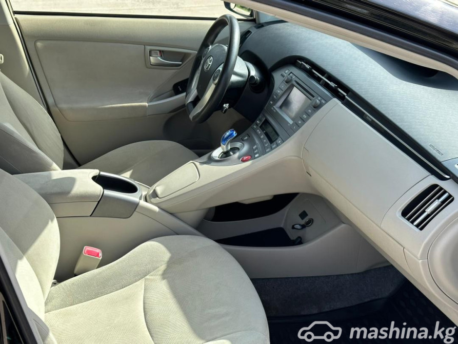 Toyota Prius III Рестайлинг (XW30) Plug-in Hybrid 1.8, 2013 Бишкек - изображение 9