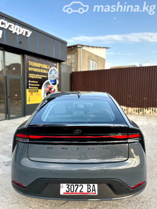 Toyota Prius V (XW60) PHV 2.0, 2024 Бишкек - изображение 3