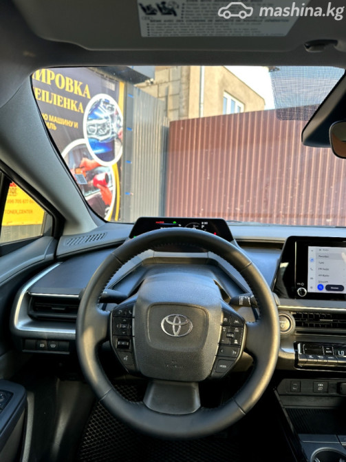 Toyota Prius V (XW60) PHV 2.0, 2024 Бишкек - изображение 9