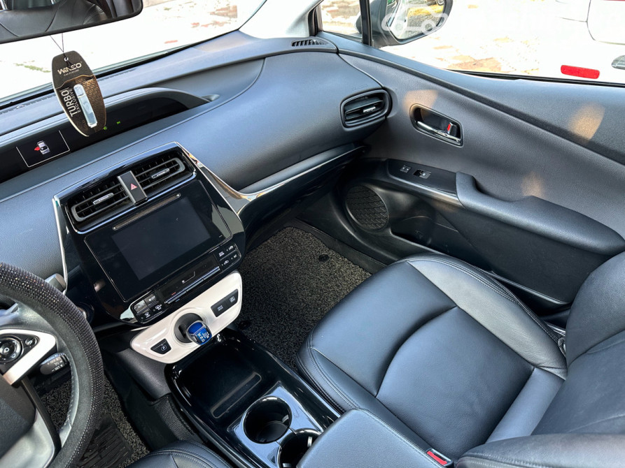 Toyota Prius IV (XW50) 1.8, 2017 Бишкек - изображение 7