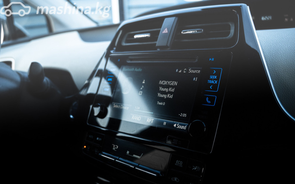 Toyota Prius IV (XW50) 1.8, 2016 Bishkek - photo 4