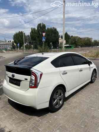 Toyota Prius IV (XW50) 1.8, 2015 Bishkek