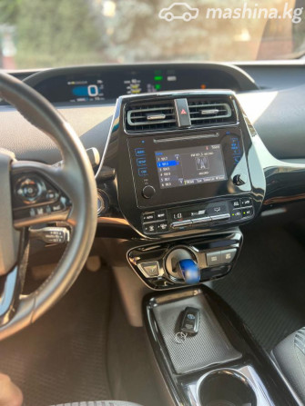 Toyota Prius IV (XW50) 1.8, 2017 Бишкек - сүрөт 4