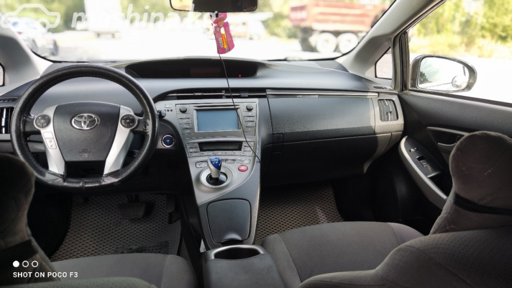 Toyota Prius III Рестайлинг (XW30) 1.8, 2012 Бишкек - изображение 5