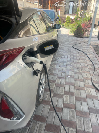 Toyota Prius IV Рестайлинг (XW50) 1.8, 2018 Бишкек - сүрөт 3
