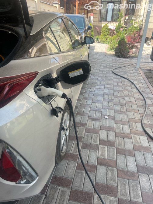 Toyota Prius IV Рестайлинг (XW50) 1.8, 2018 Бишкек - изображение 3