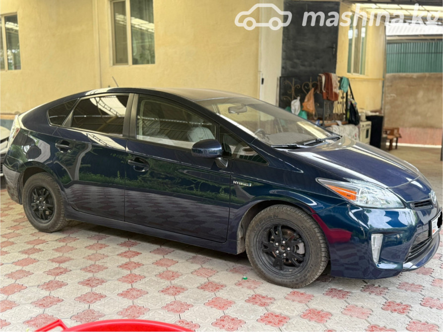 Toyota Prius III Рестайлинг (XW30) Plug-in Hybrid 1.8, 2015 Бишкек - изображение 3