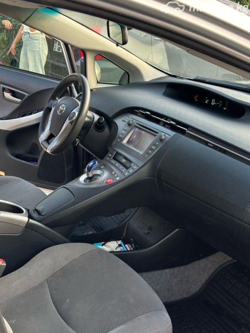 Toyota Prius III Рестайлинг (XW30) Plug-in Hybrid 1.8, 2015 Bishkek - photo 11