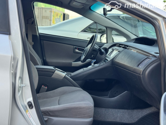 Toyota Prius III Рестайлинг (XW30) 1.8, 2014 Бишкек - сүрөт 7