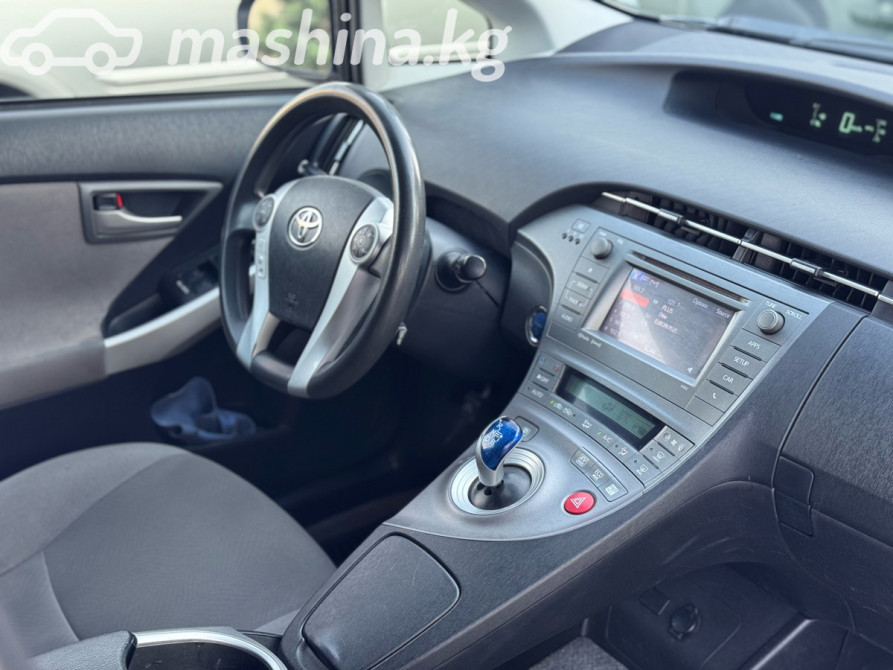 Toyota Prius III Рестайлинг (XW30) 1.8, 2014 Bishkek - photo 6