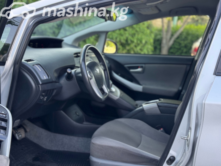 Toyota Prius III Рестайлинг (XW30) 1.8, 2014 Bishkek - photo 5