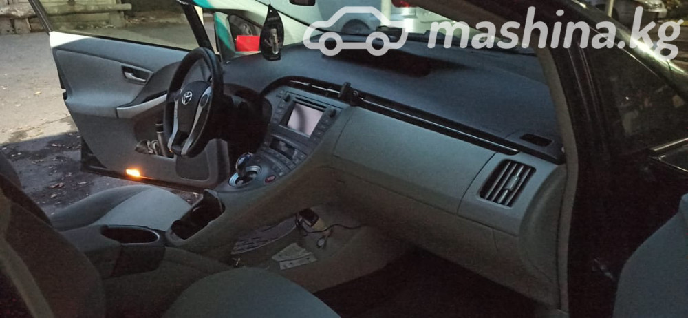 Toyota Prius III Рестайлинг (XW30) Plug-in Hybrid 1.8, 2015 Bishkek - photo 5