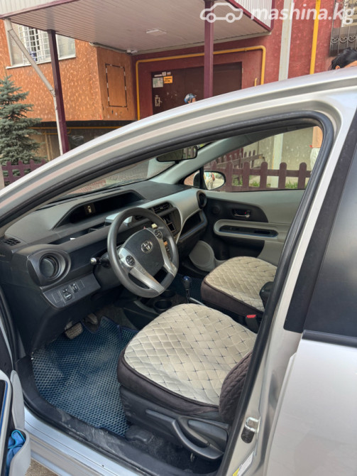 Toyota Prius c I 1.5, 2012 Бишкек - изображение 4